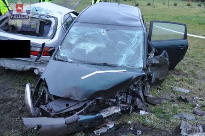Straszny wypadek na Lubelszczyźnie! Auto zostało zmiażdżone