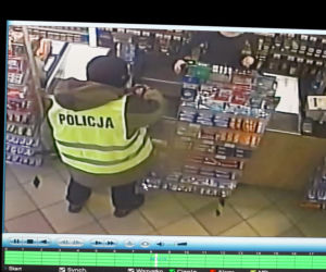 Przebrał się za policjanta i terroryzował okolicę