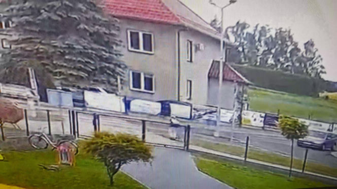 86-latek z impetem wjechał w dziecko! Pokazali wszystko na nagraniu. Włosy stają dęba