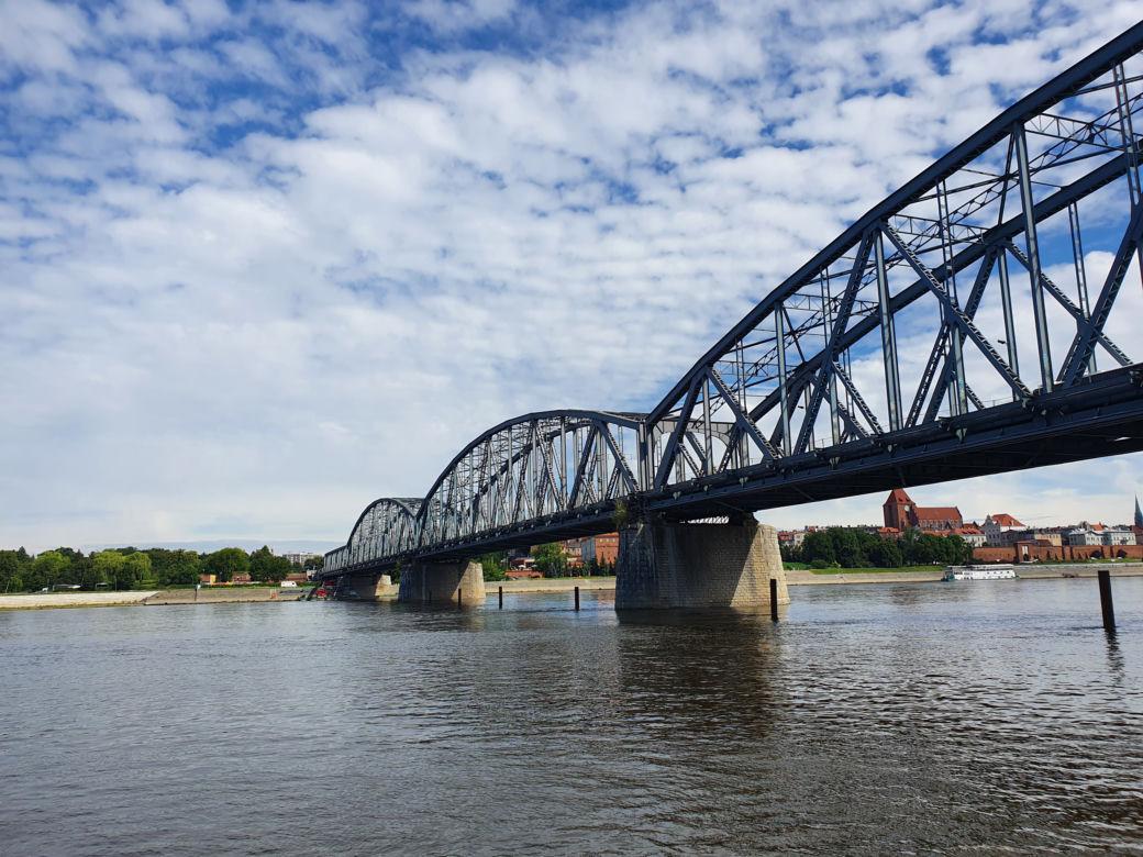 Remont mostu im. Józefa Piłsudskiego. Tak wyglądają prace z różnych perspektyw