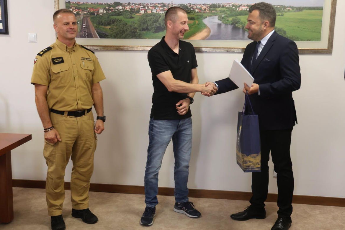 Bohaterowie z Łomży ocalili 4-latkę. "Byliśmy po prostu w odpowiednim miejscu"