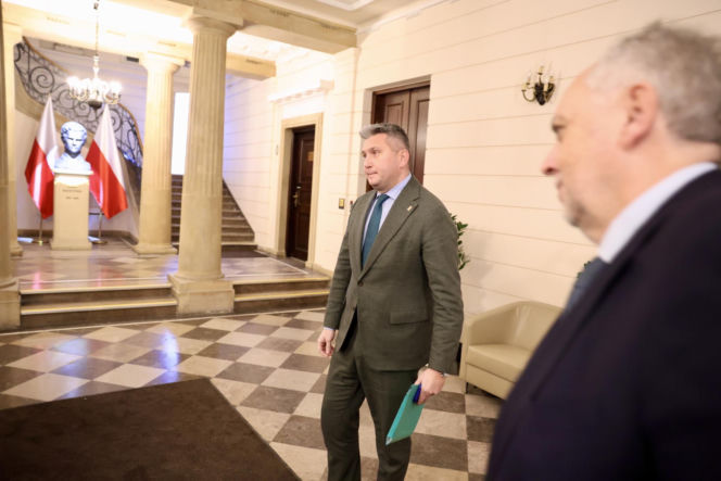 Afera przed IO. Piesiewicz i Małysz przyjechali do ministra sportu