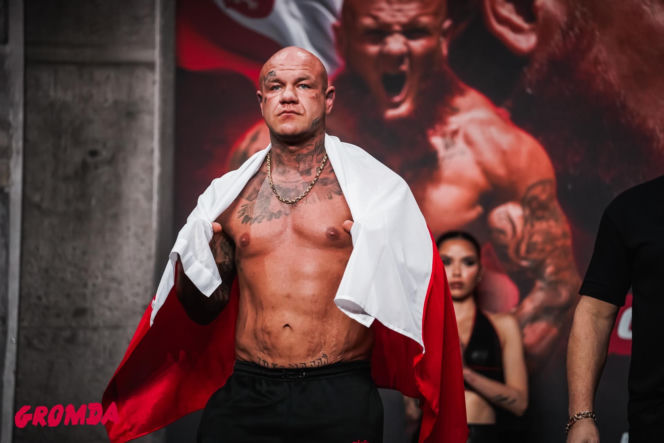 Ring girls Gromda 24