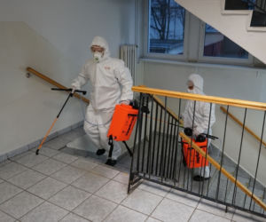 Terytorialsi zdezynfekowali budynek Starostwa Powiatowego w Braniewie