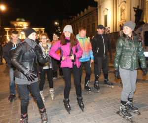 Nightskating. Warszawa na rolkach [Zdjęcia]