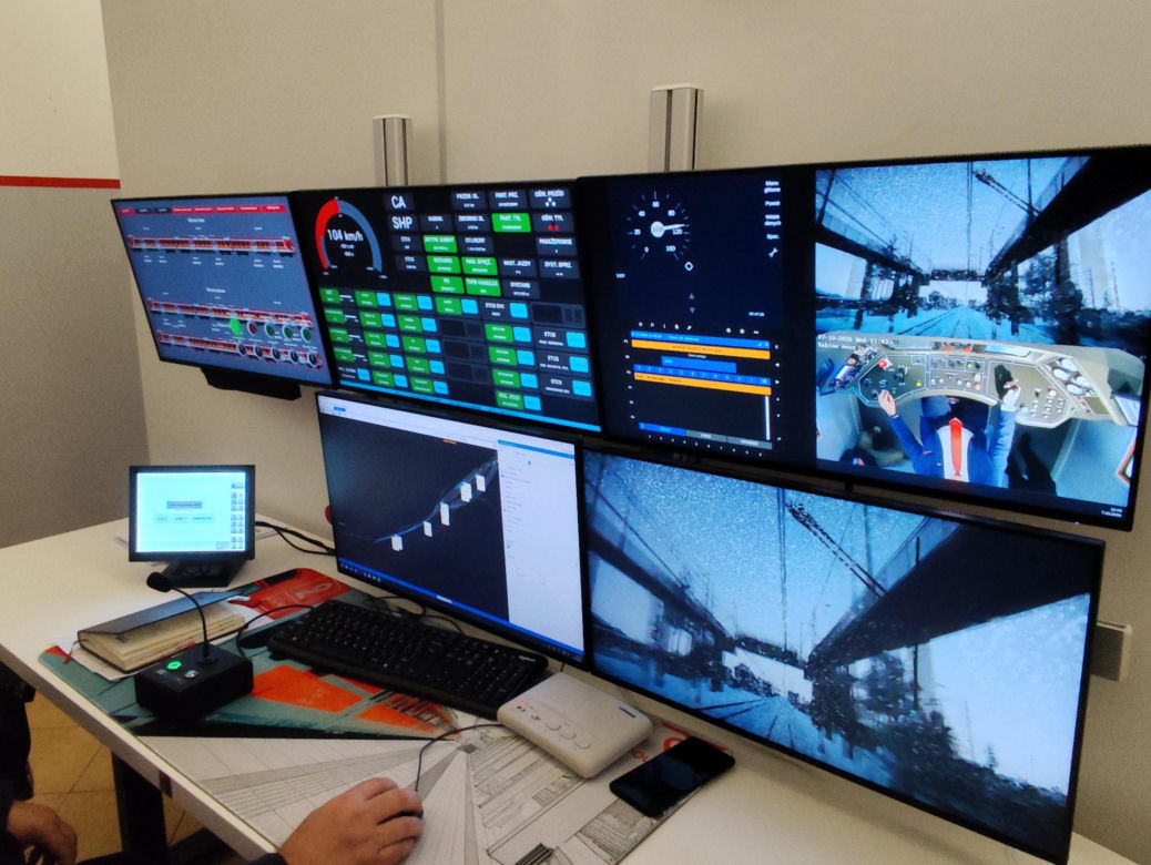Nowy symulator przejazdu w lubelskim zakładzie POLREGIO