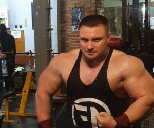 Krzysztof Radzikowski z Gogglebox TTV pokazał jak pije WÓDKĘ