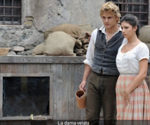 Dama w czarnym welonie. Anita (Ursula Corber), Matteo (Jaime Olias)