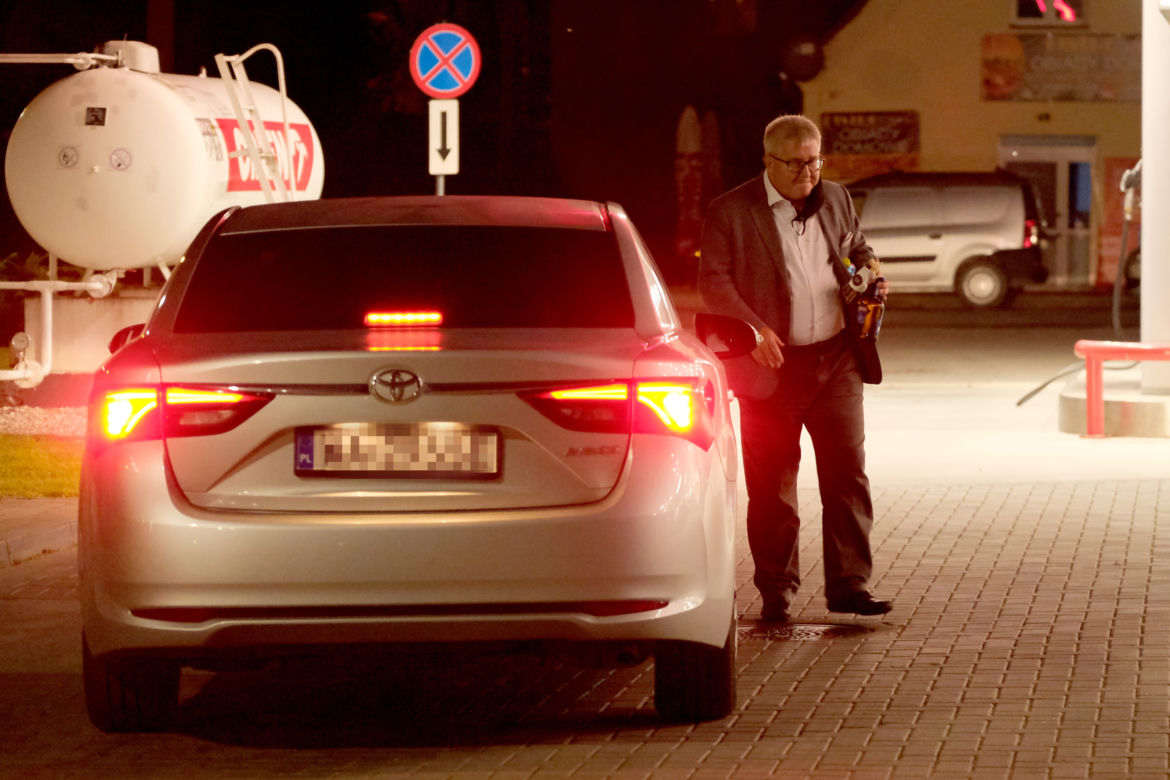 Ryszard Czarnecki świętował hot-dogiem