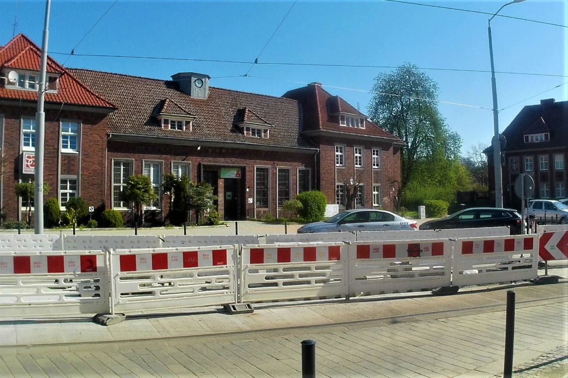 Dlaczego tramwaje jeżdżą tyłem? Niecodzienne manewry na szczecińskim Niebuszewie