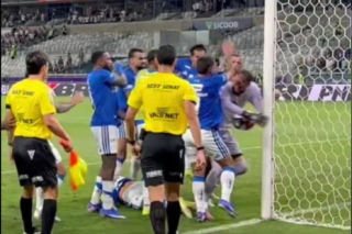 Burdy na meczu Cruzeiro - Atletico Mineiro