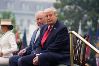 Wiosenne menu na bankiecie u Donalda Trumpa. Król Karol III skosztował nietypowego deseru