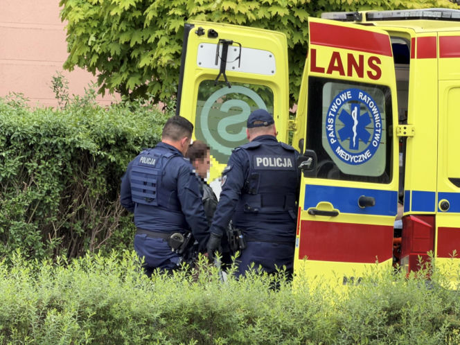 Zabarykadował się w łazience z nożem. Na warszawskiej Woli znaleziono ciało 67-letniej Ewy