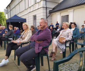Spotkanie autorskie Artura Ziontka i koncert siedleckich artystów przy fontannie 18.08.2021