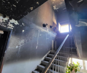 Pożar w bloku w Kościanie. Lokatorzy czekali na pomoc na balkonach