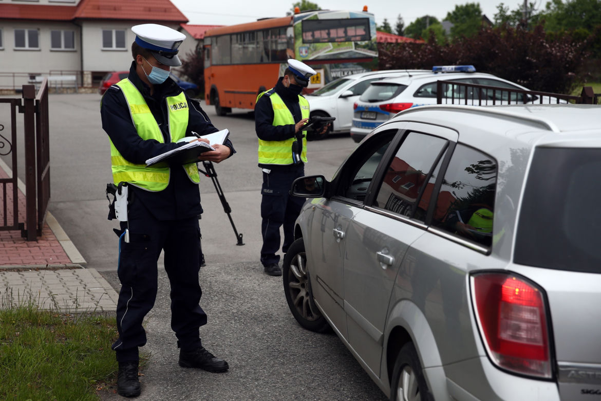 kontrola pojazdu mechanik policja patrol