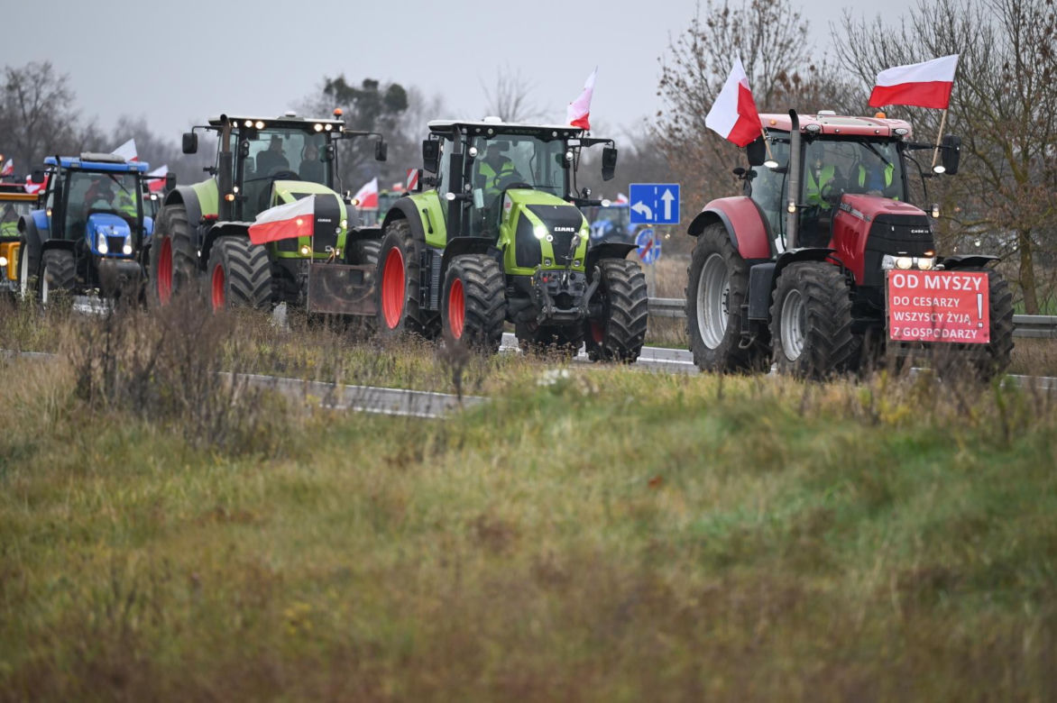 W całym kraju protesty ostrzegawcze rolników. Największy w Elblągu [ZDJĘCIA]