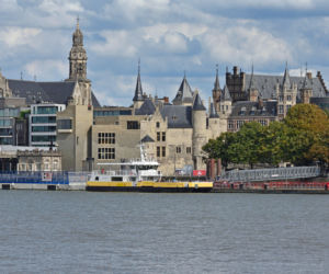Het Steen w Antwerpii. Ludzie byli oburzeni, ale architekci - do bólu konsekwentni