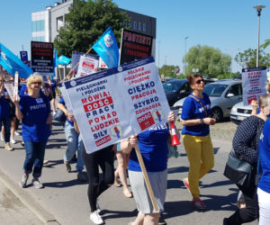 Strajk pielęgniarek i położnych w Olsztynie. Relacja z protestu [ZDJĘCIA]