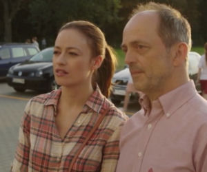 LEKARZE 2 sezon odcinek 9 (odc. 22). Leon Jasiński (Jacek Koman), Alicja Szymańska (Magdalena Różczka)