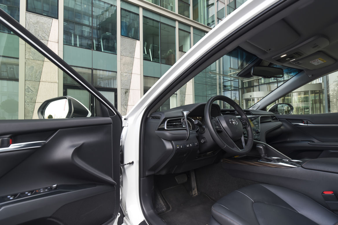 Toyota Camry 2.5 Hybrid 218 KM e-CVT Executive + VIP