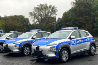 Niezłe przyspieszenie i duży patrolowy zasięg. Nowe elektryki dla Komendy Stołecznej Policji - ZDJĘCIA