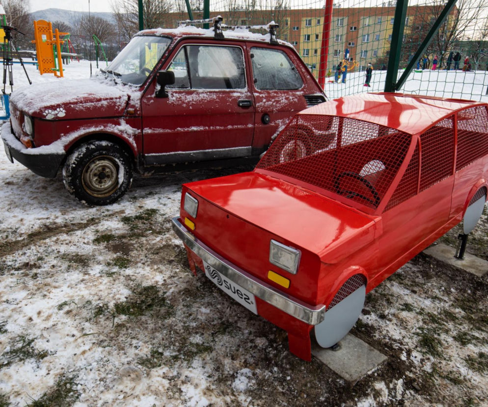 Śląskie: Pojemnik na nakrętki w kształcie malucha robi furorę. Oto niezwykły fiat 126p [ZDJĘCIA]