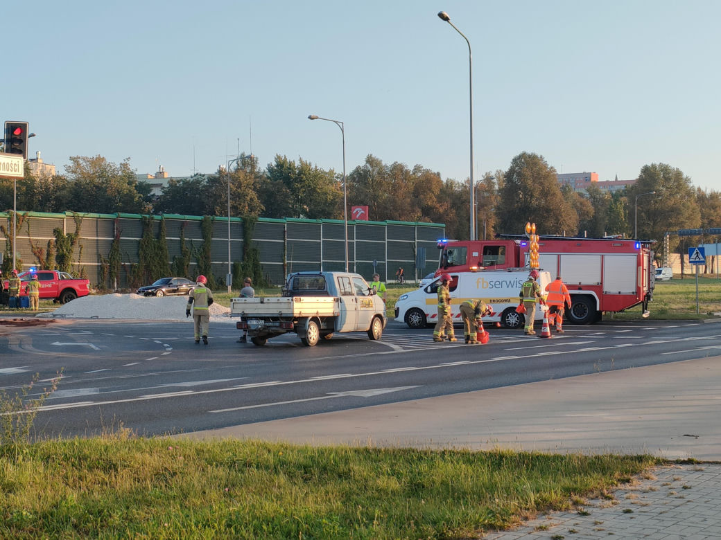 Przewrócona ciężarówka w Kielcach