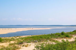 Gdzie wyjechać na majówkę bez tłumów? Znamy świetne kierunki w Polsce i za granicą