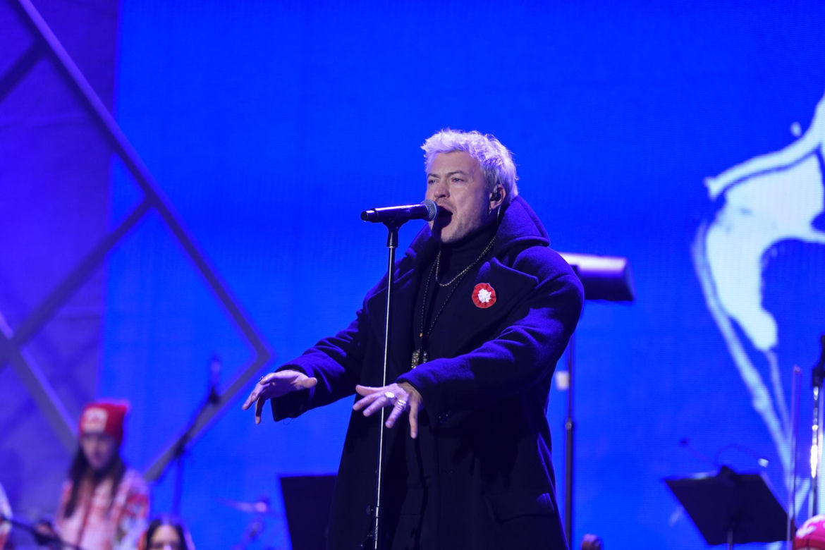 Steczkowska w czerwieni i Margaret w futrze. Tak gwiazdy wystroiły się na koncert 11 listopada [GALERIA]