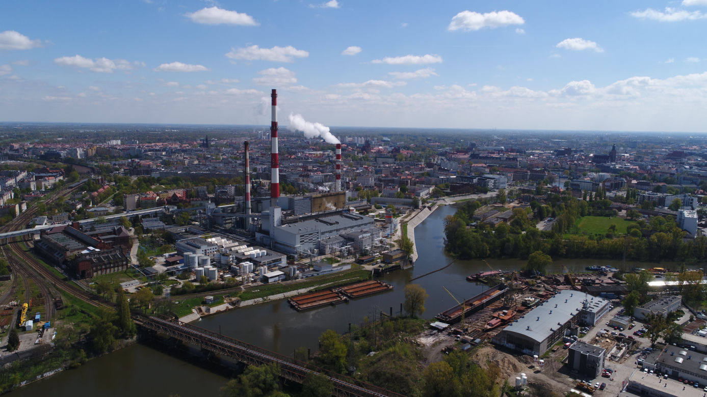 Ruszyła rozbiórka komina elektrociepłowni