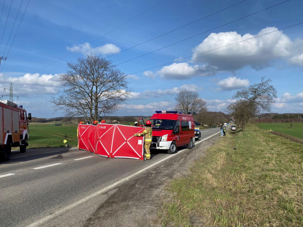 Starkowa Huta. 20-latka nie żyje. Motorower zderzył się z volkswagenem