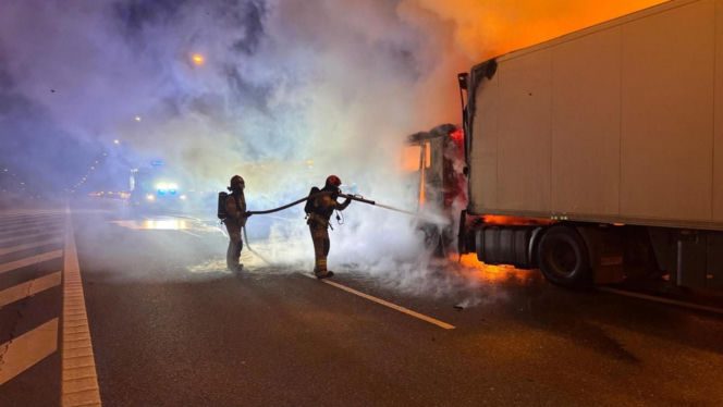 Pożar ciężarowego samochodu na trasie S7 w Tokarni