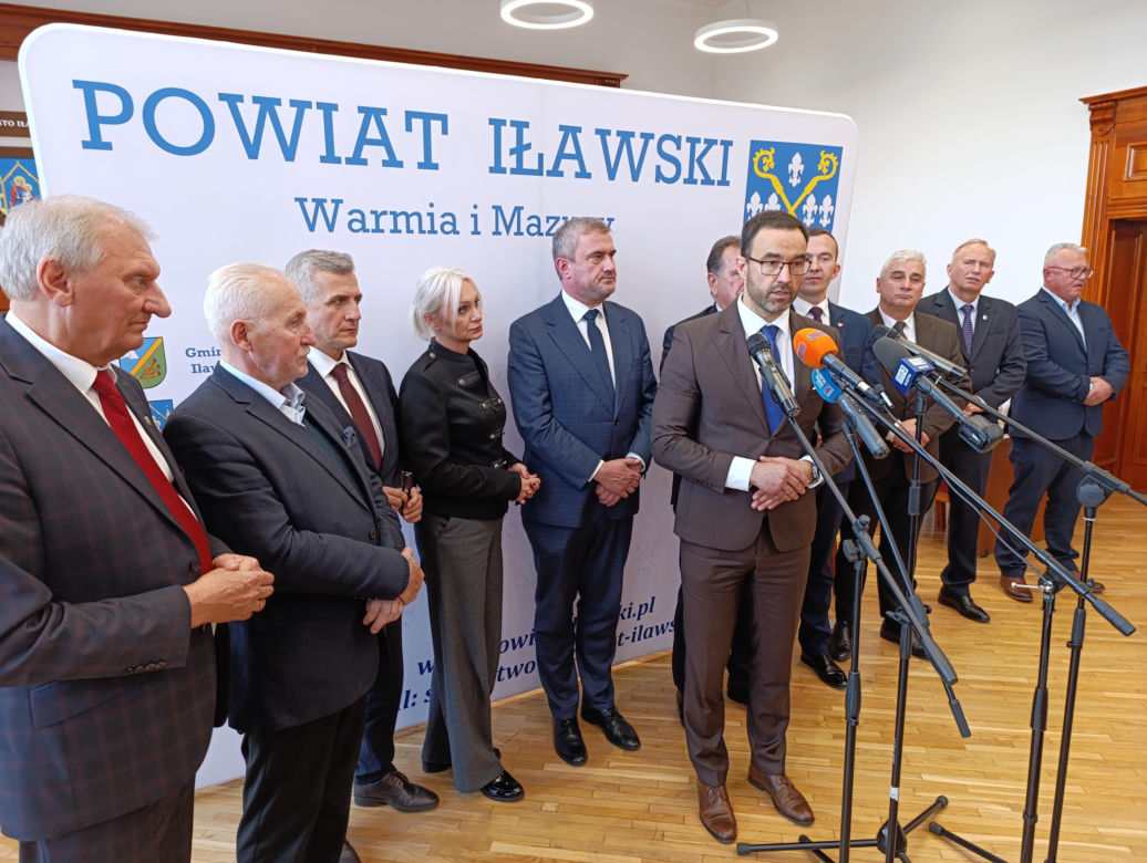 Podpisanie umów na przebudowy skrzyżowań na DK 15 w Sampławie i DK 16 w Lubajnach, Starych Jabłonkach i Zawadach Małych