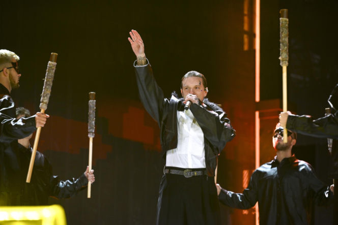 Smolasty i jego była dziewczyna razem na scenie. Fani nie gryźli się w język po ich występie