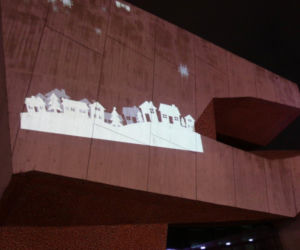 Toruń prezentuje iluminacje z noworocznymi życzeniami