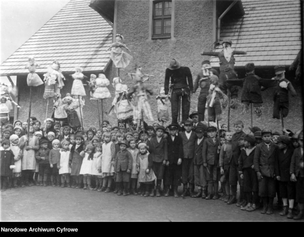 Obchód Marzanny w Paprocanach na Górnym Śląsku (1934 r.)