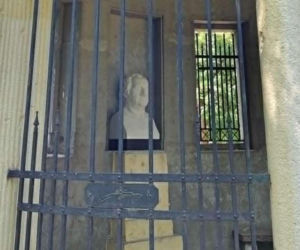 Goethe wrócił do pawilonu w Głogowie. Jest nowe popiersie