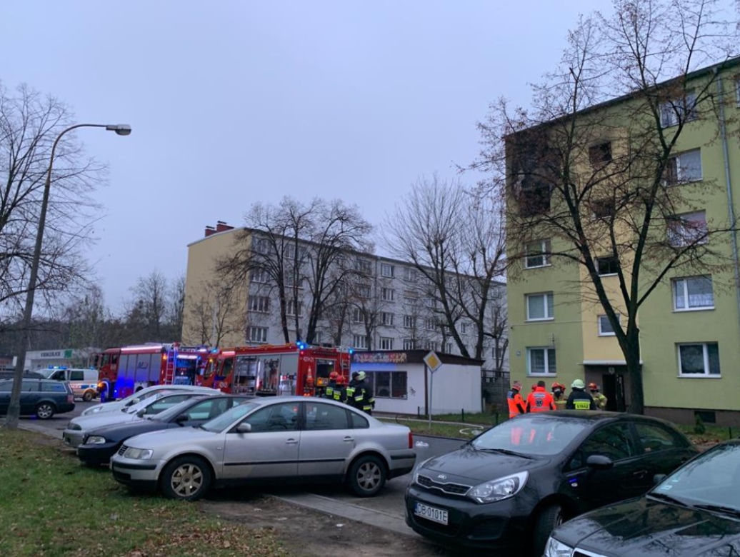 Kędzierzyn-Koźle. Pożar strawił dwa mieszkania! Rodzina z dziećmi bez dachu nad głową [ZDJĘCIA ZE SPALONEGO MIESZKANIA]