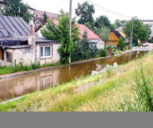 Jeziorka zalewa Konstancin