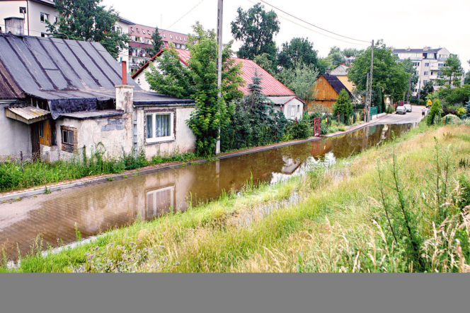 Jeziorka zalewa Konstancin