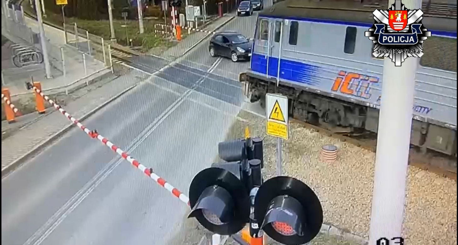 Niebezpieczna sytuacja na przejezdzie