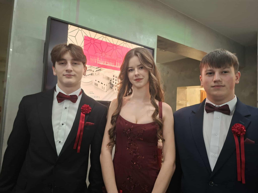 Studniówka 2026 maturzystów II LO w Starachowicach