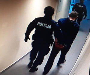 Wbił bratu śrubokręt w kręgosłup  [ZDJĘCIA]