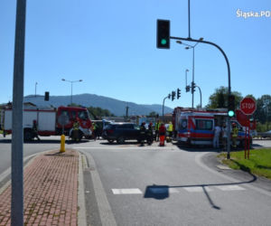 Groźny wypadek w Ustroniu. OLBRZYMIA siła uderzenia! W środku było dziecko