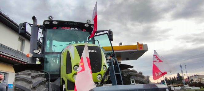 Rolnicy wyszli na ulice. Rozpoczął się protest w woj. łódzkim. „Opłacalność jest na krytycznym poziomie”