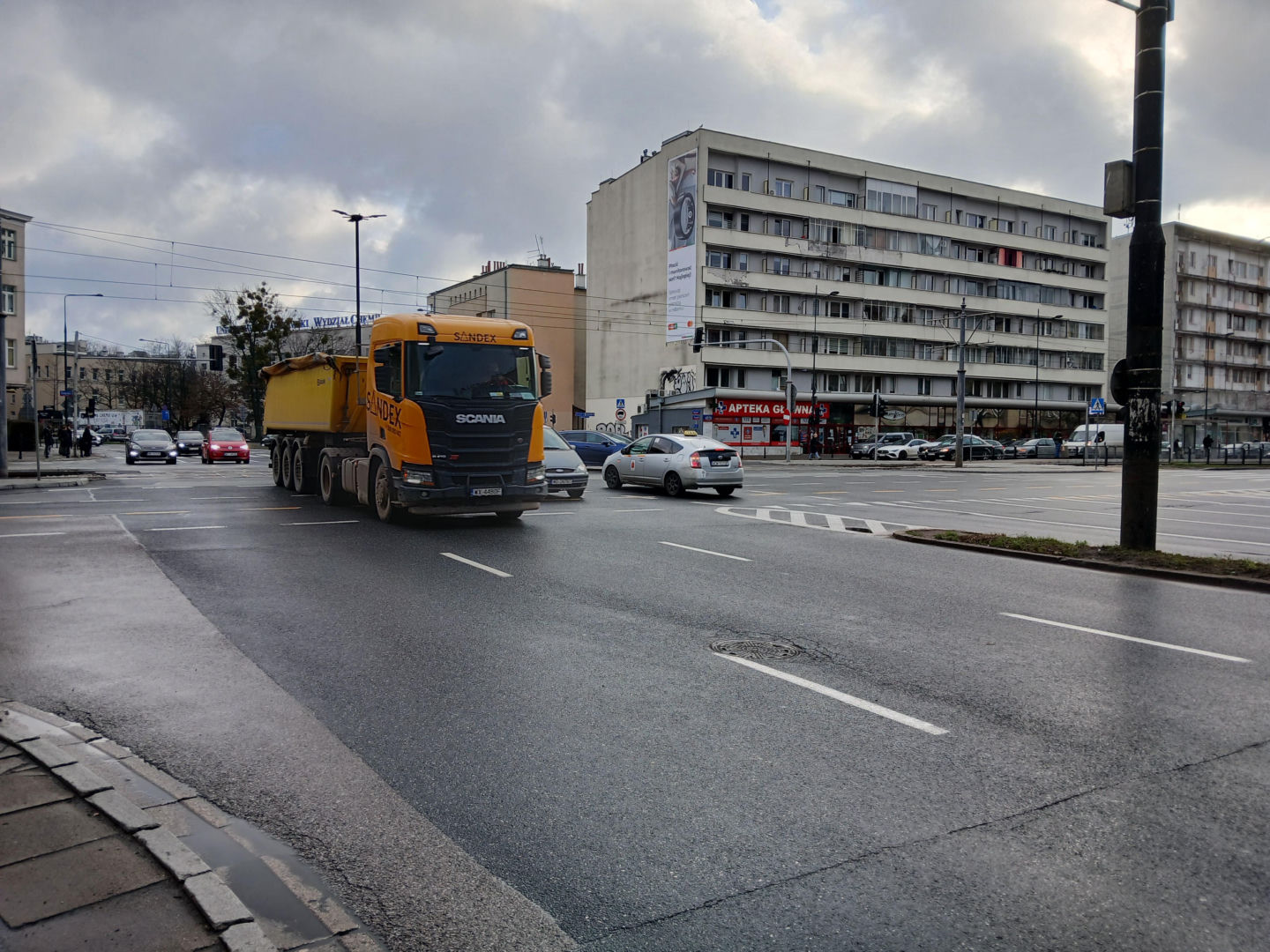 Skrzyżowanie ulic Grójeckiej, Wawelskiej i Kopińskiej w Warszawie