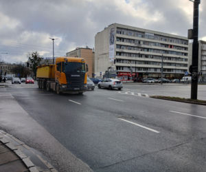 Skrzyżowanie ulic Grójeckiej, Wawelskiej i Kopińskiej w Warszawie