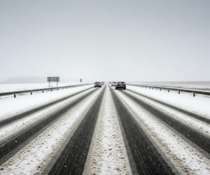 Trudne warunki na drogach Śląska. Kierowców czeka jeszcze gorsza sytuacja?