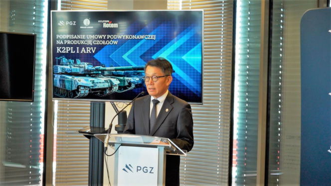 4 umowy wykonawcze Bumar-Łabędy